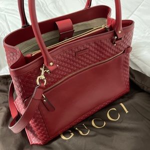 Almost brand new authentic Gucci bag beautiful red